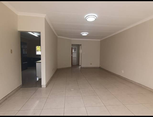 4 BEDROOM HOUSE FOR SALE IN ROSHNEE